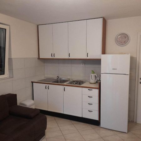 Franko Apartmani Zambratija  Eksteriør bilde