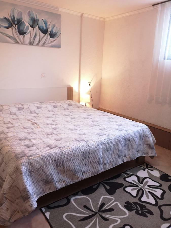 Franko Apartmani Zambratija  Eksteriør bilde
